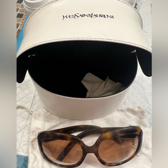 Yves st laurent oversized tortoise glasses good condition - Picture 5 of 5